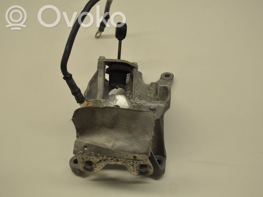 Audi Q7 4M Engine mounting bracket 