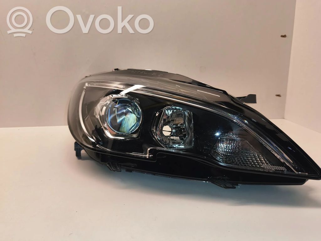 Peugeot 308 Lampa przednia 