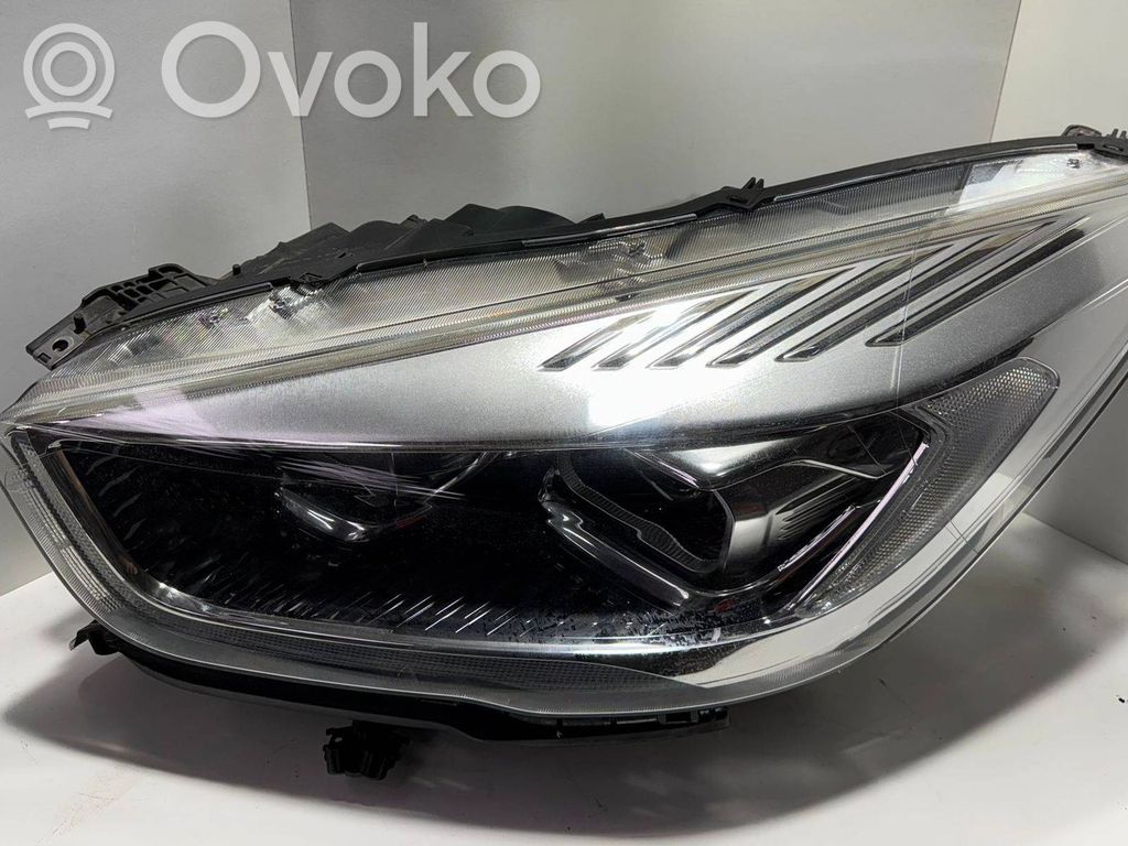 Ford Kuga II Priekinis žibintas 
