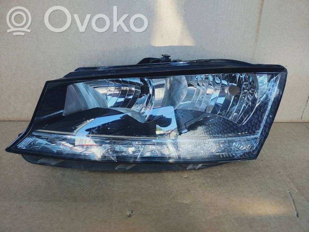 Skoda Fabia Mk3 (NJ) Lampa przednia 