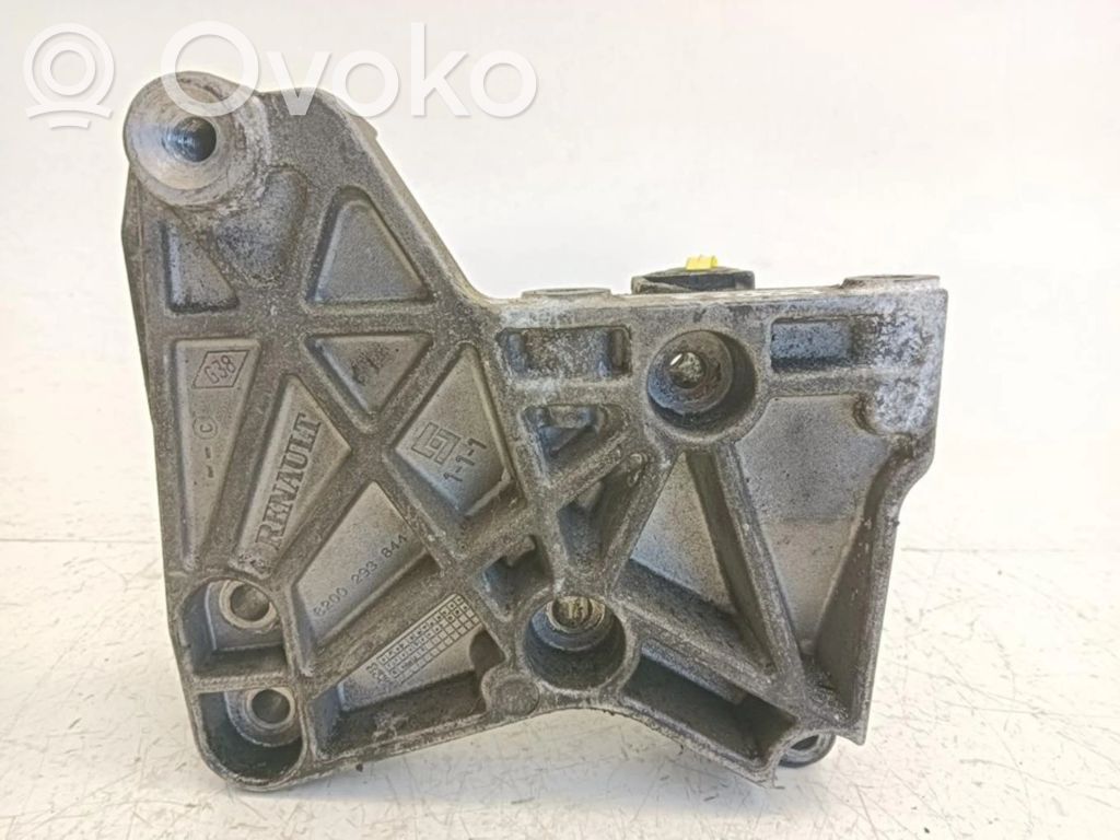 Renault Megane II Engine mount bracket 