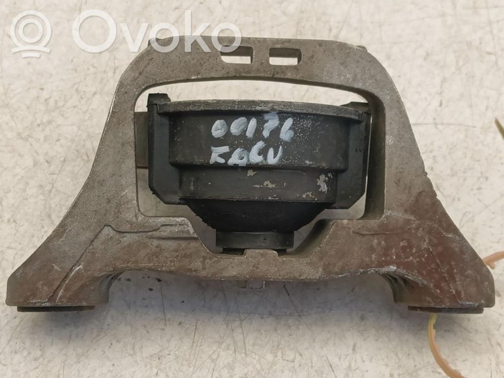 Ford Focus Engine mounting bracket 