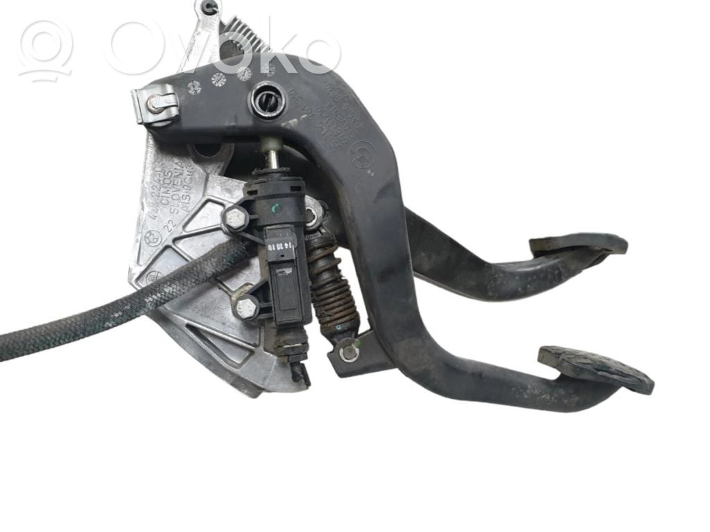 BMW 1 E81 E87 Brake pedal 