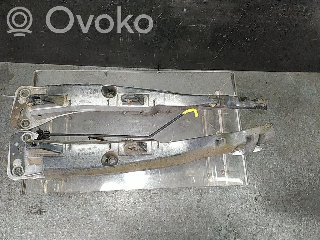 Base (soporte)   8200314930,8200314931