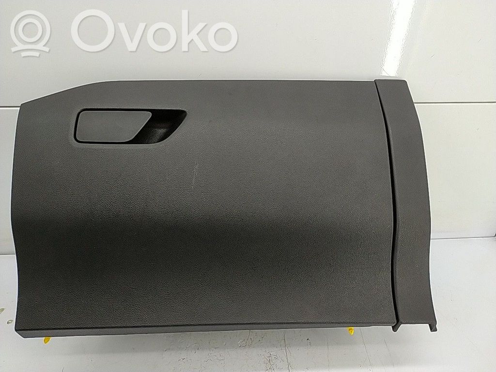 Ford Focus Glove box 