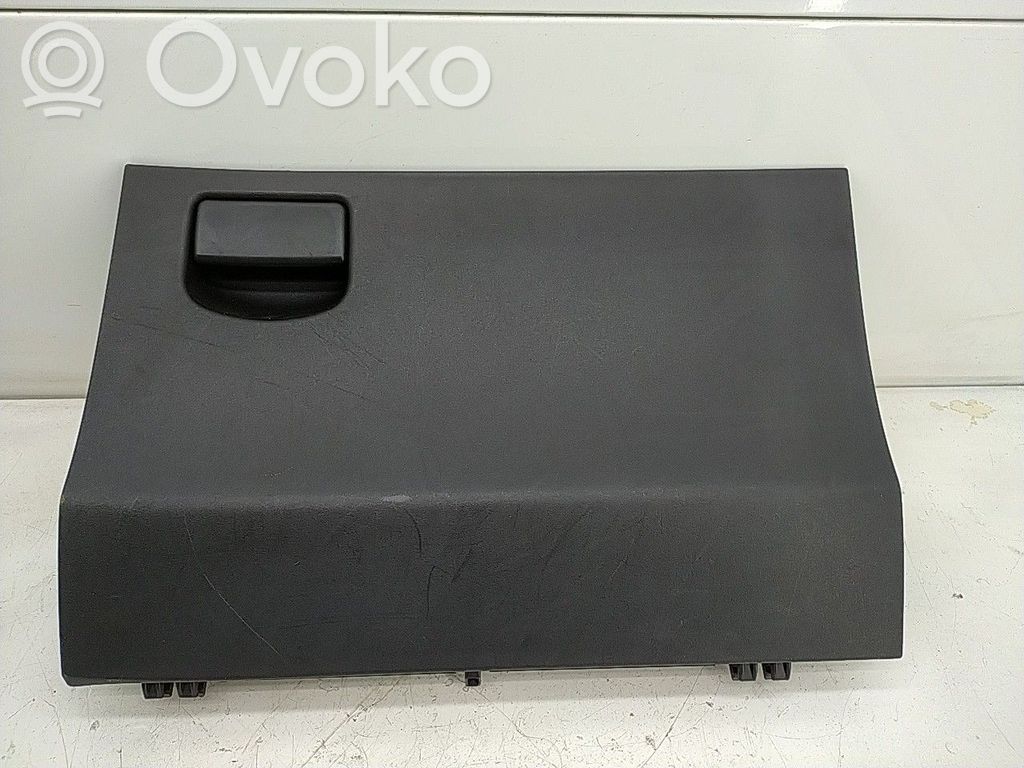 Toyota Yaris Daiktadėžė 