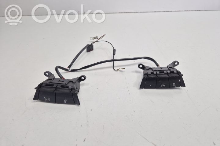 Ford C-MAX I Steering wheel buttons/switches 
