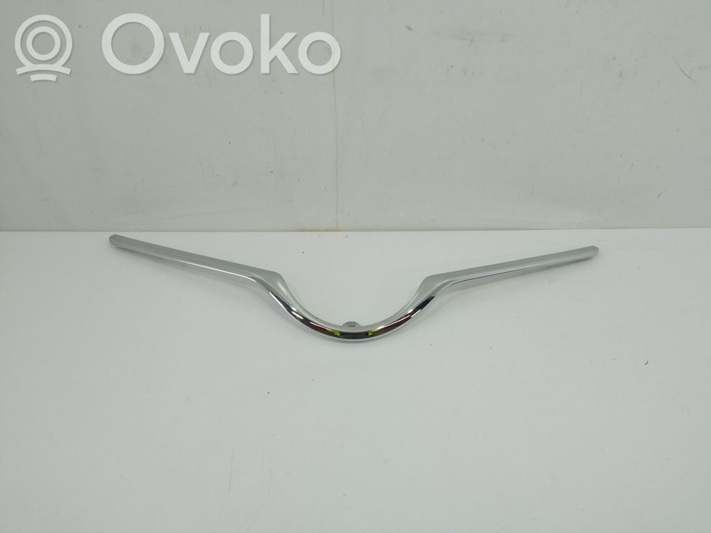 Toyota Yaris Maskownica / Grill / Atrapa górna chłodnicy 