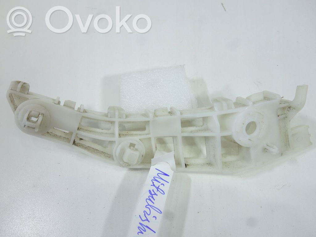 Front bumper mounting bracket   NF4V6F