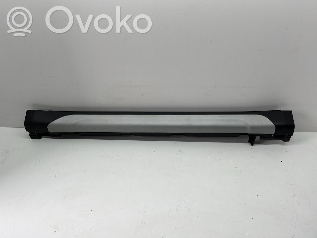 Suzuki SX4 S-Cross Moldura lateral zona de pies 