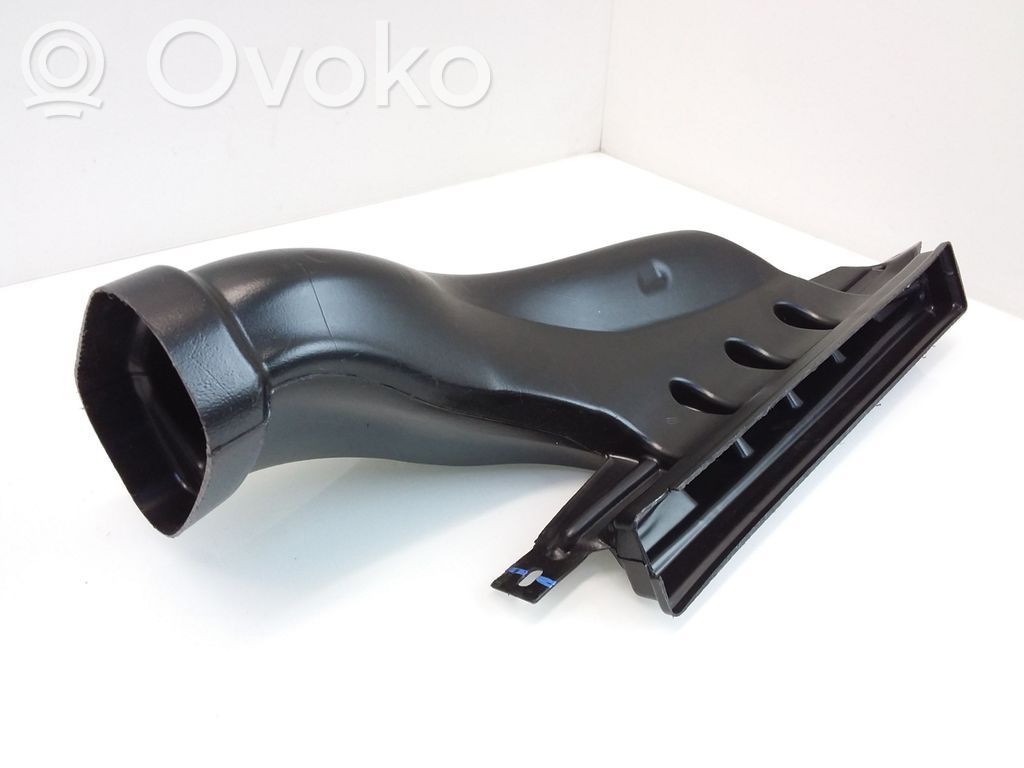 Tesla Model 3 Ohjaamon sisäilman ilmakanava 