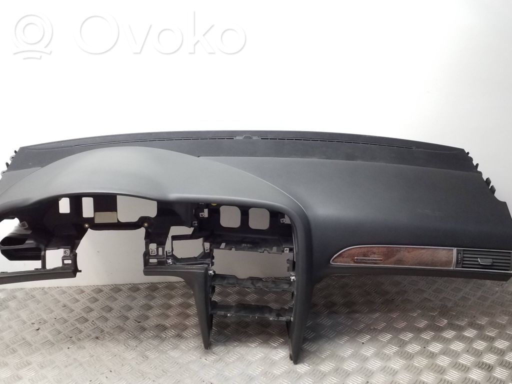 Audi A6 S6 C6 4F Dashboard 