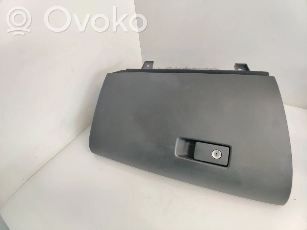 Volvo V60 Daiktadėžės (bordačioko) komplektas 