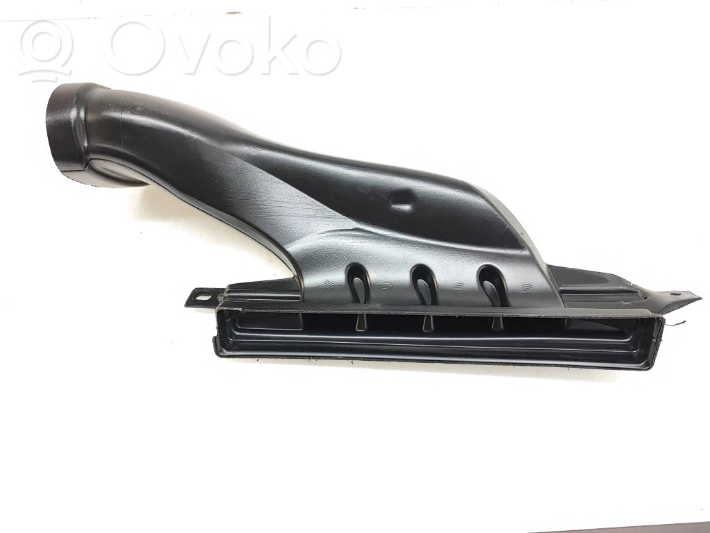 Tesla Model 3 Ohjaamon sisäilman ilmakanava 