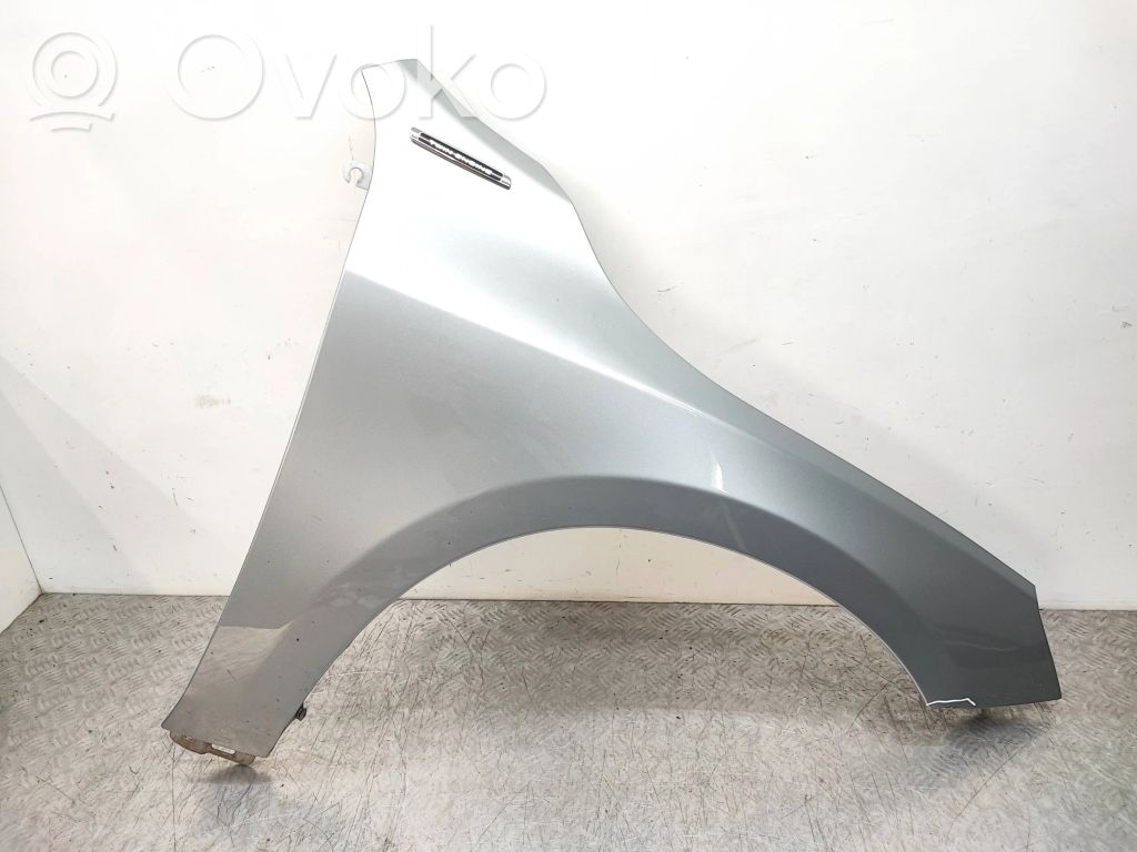 Volvo V60 Sparnas 