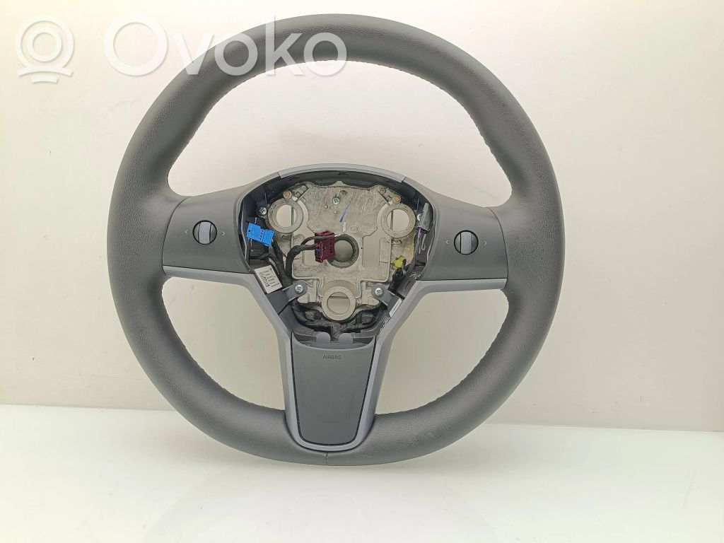 Tesla Model Y Stūre 