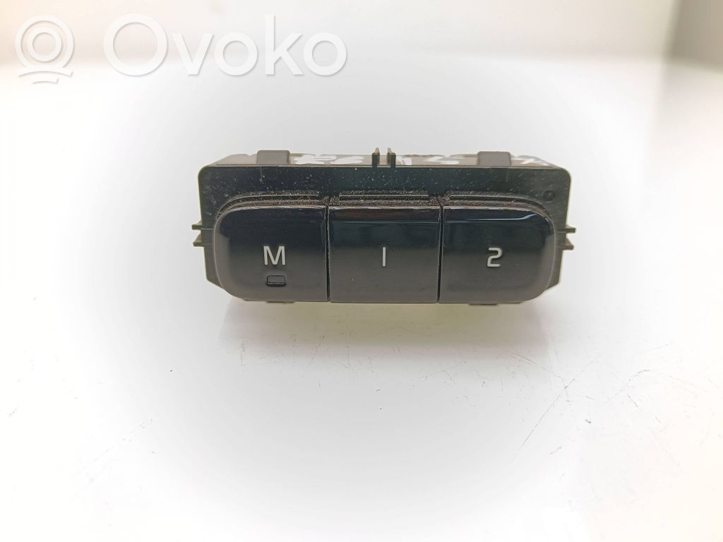 Polestar 2 Seat memory switch 