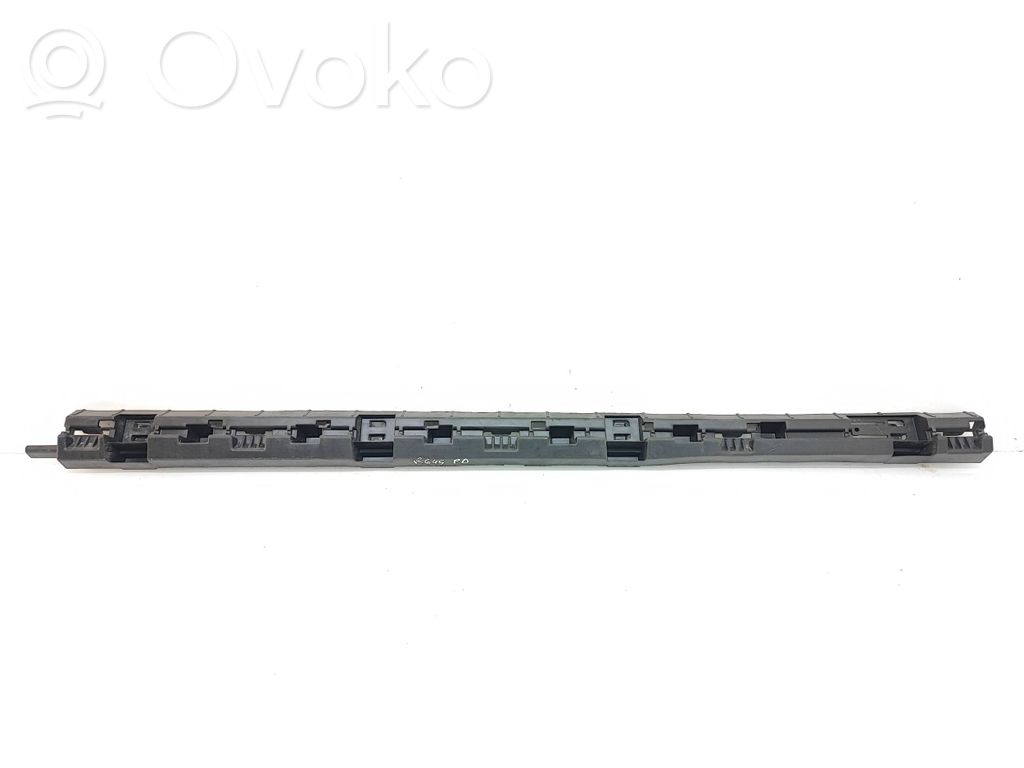 Polestar 2 Sill supporting ledge 