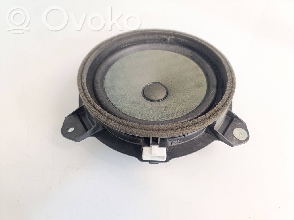 Toyota RAV 4 (XA40) Altoparlante portiera anteriore 
