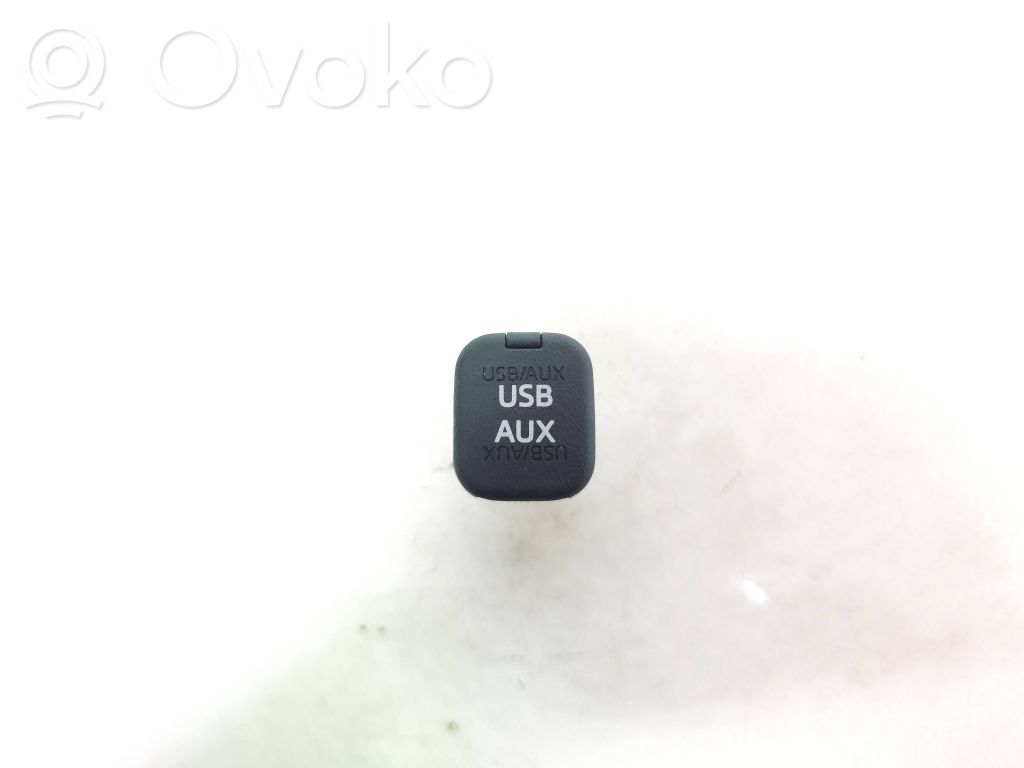 Enchufe conector entrada auxiliar   KD45669U0,160614,CA16700200