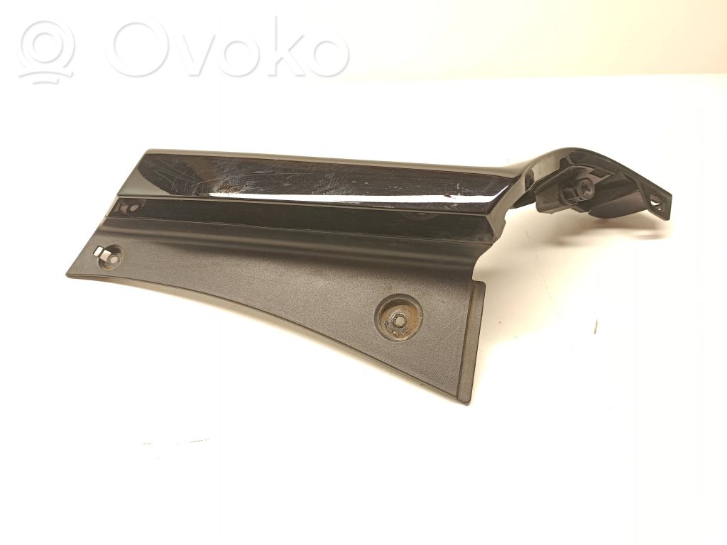 KIA Niro Rear light trim 