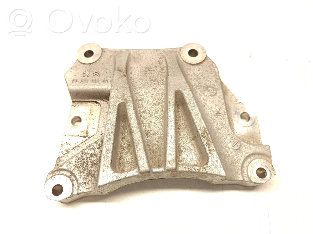 Toyota Proace Engine mount bracket 