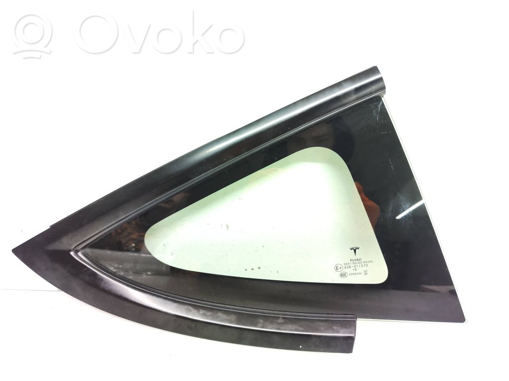 Tesla Model 3 Rear side window 