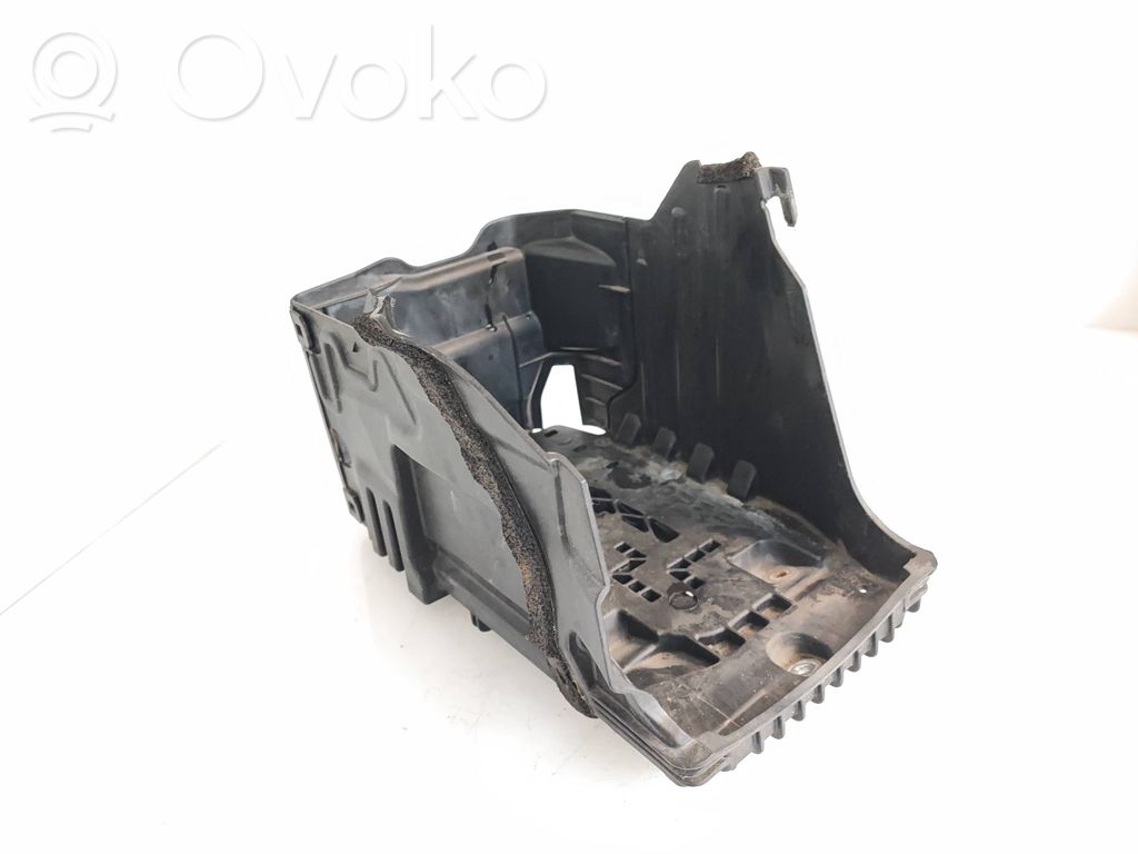 Volvo V70 Akun alusta 