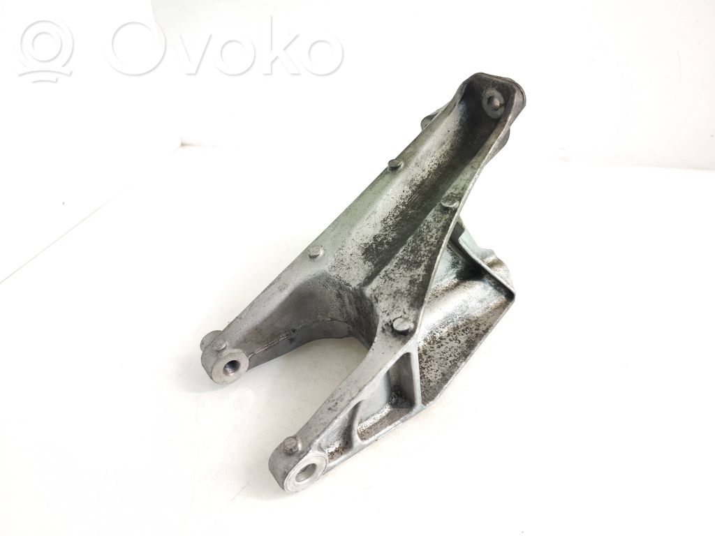 Volkswagen Transporter - Caravelle T5 Engine mounting bracket 