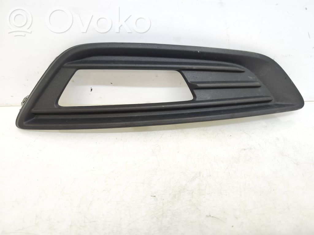 Ford Focus Etusumuvalon ritilä 