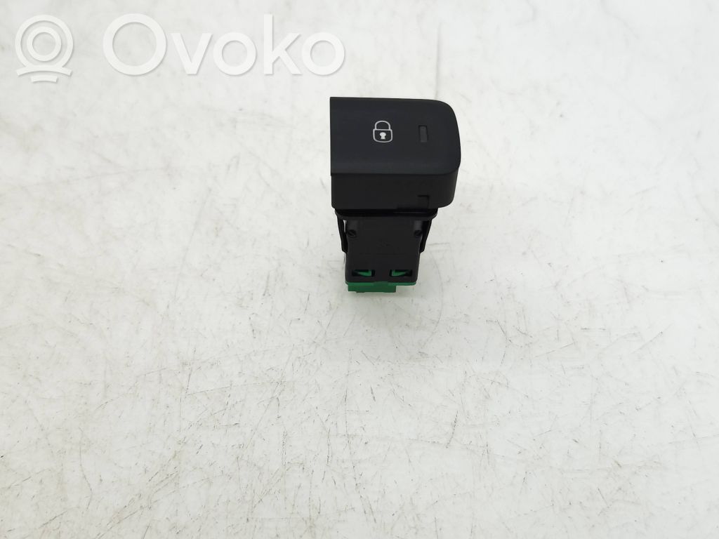 Opel Combo E Central locking switch button 