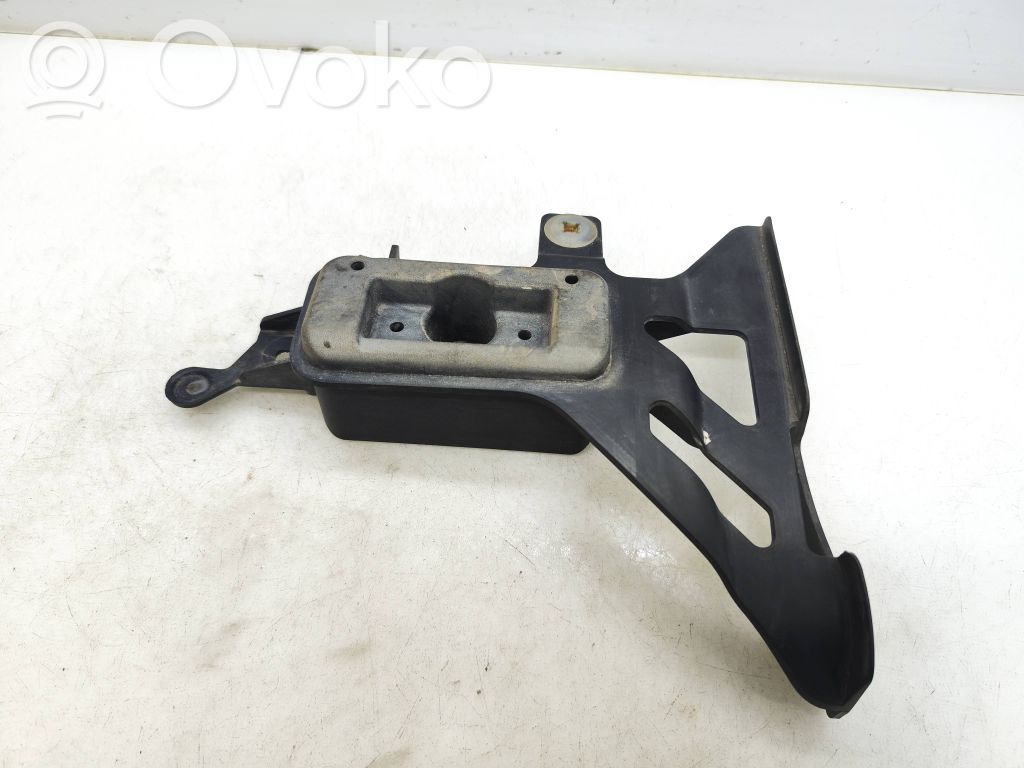 Porsche Cayenne (92A) Jacking socket point 