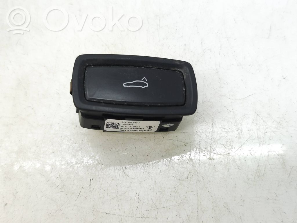 Porsche Cayenne (92A) Tailgate/boot open switch button 