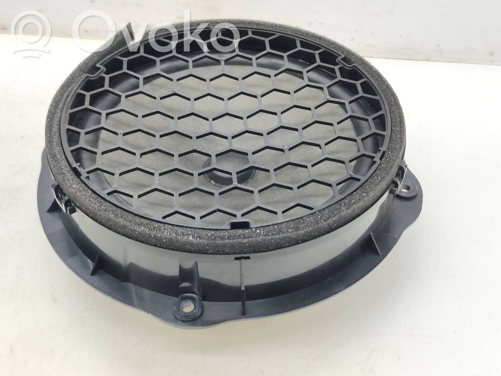 Audi A3 S3 8V Front door speaker 