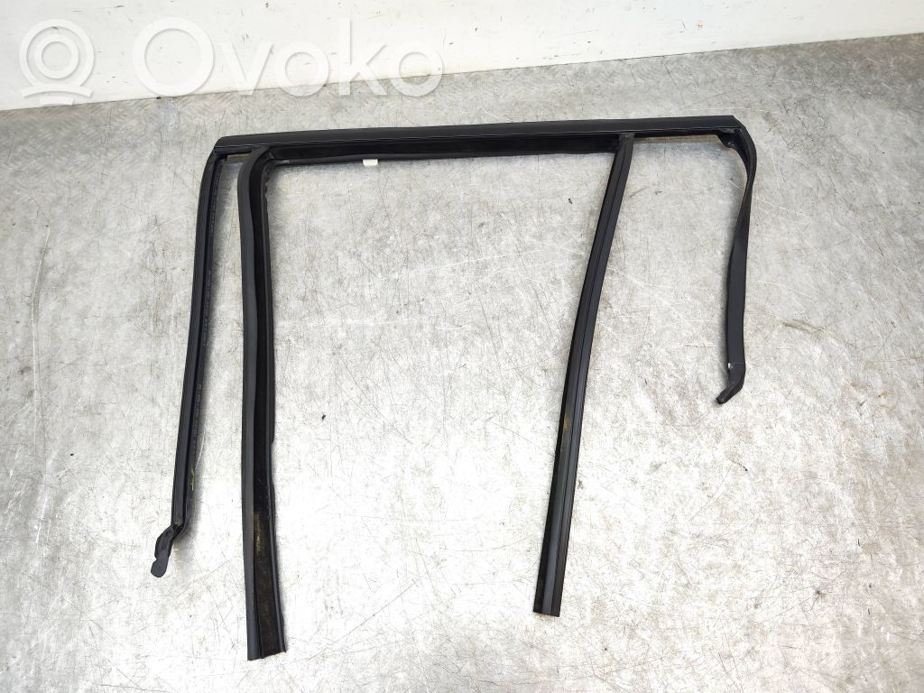 BMW iX3 Ornament geam ușă spate 