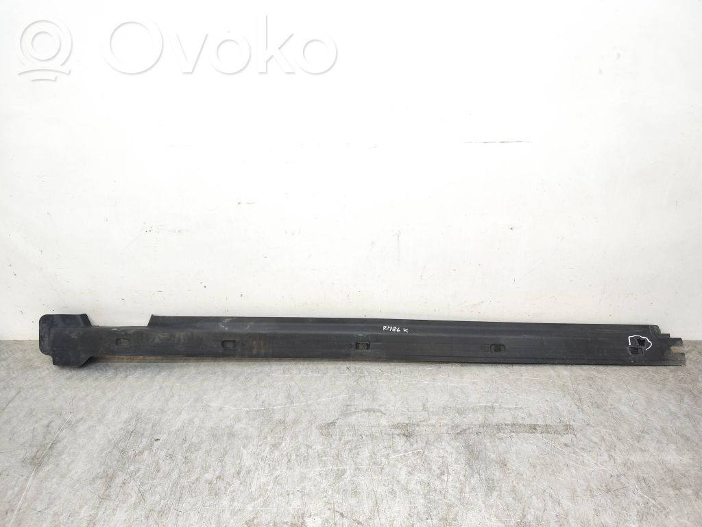 Volkswagen ID.4 Sill/side skirt trim