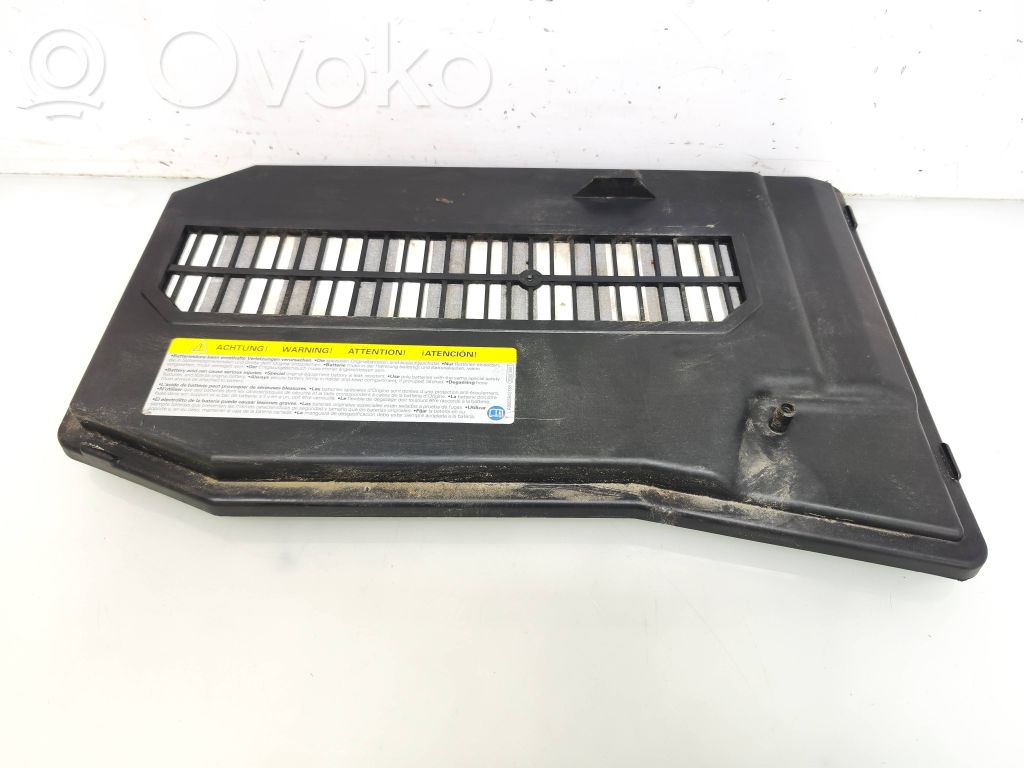 Audi Q7 4L Akkulaatikon alustan kansi 
