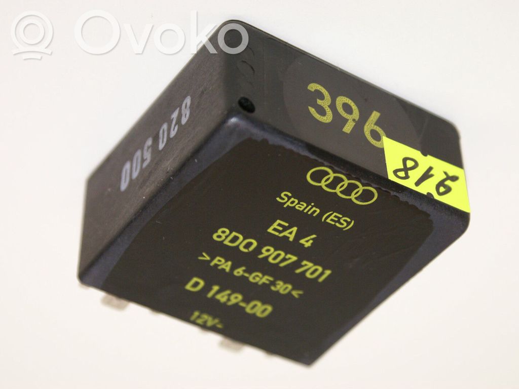 Audi A4 S4 B5 8D Valojen rele 
