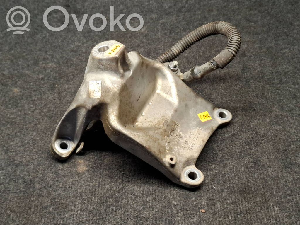 Audi A4 S4 B9 Engine mounting bracket 