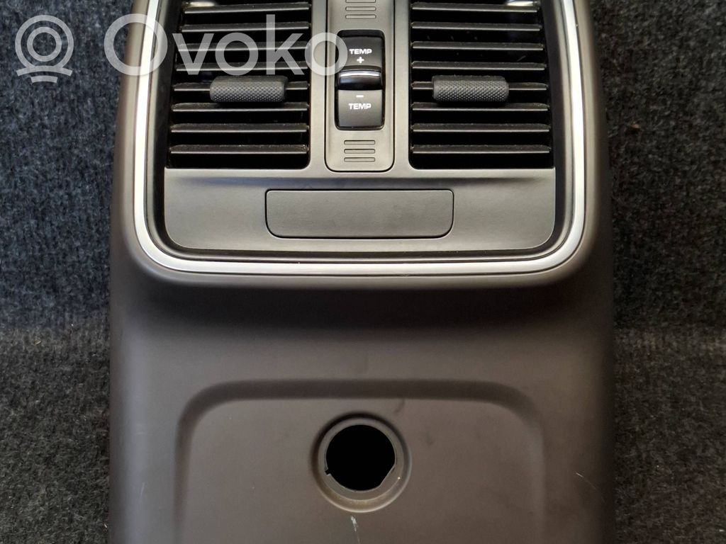 Porsche Macan (95B) Takaosan ilmakanavan tuuletussuuttimen ritilä 