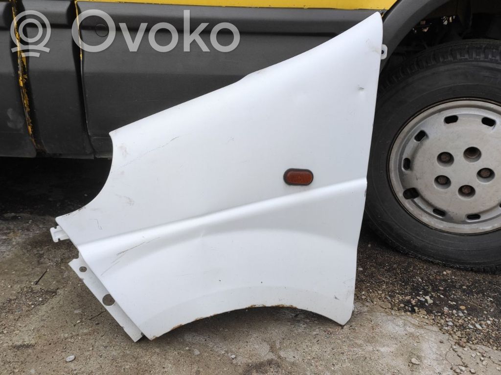 Renault Trafic II (X83) Sparnas 