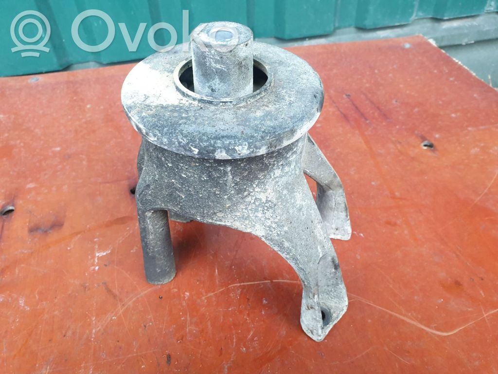 Volkswagen Transporter - Caravelle T5 Engine mount bracket 