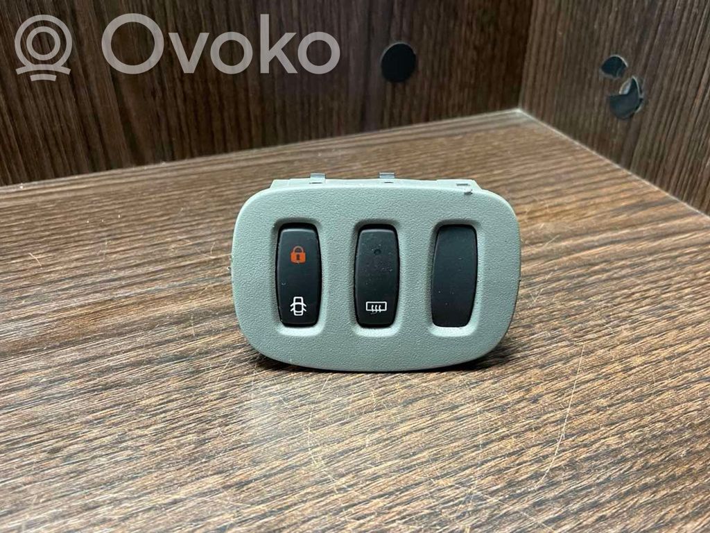 Central locking switch button   8200004612,91165797,26488