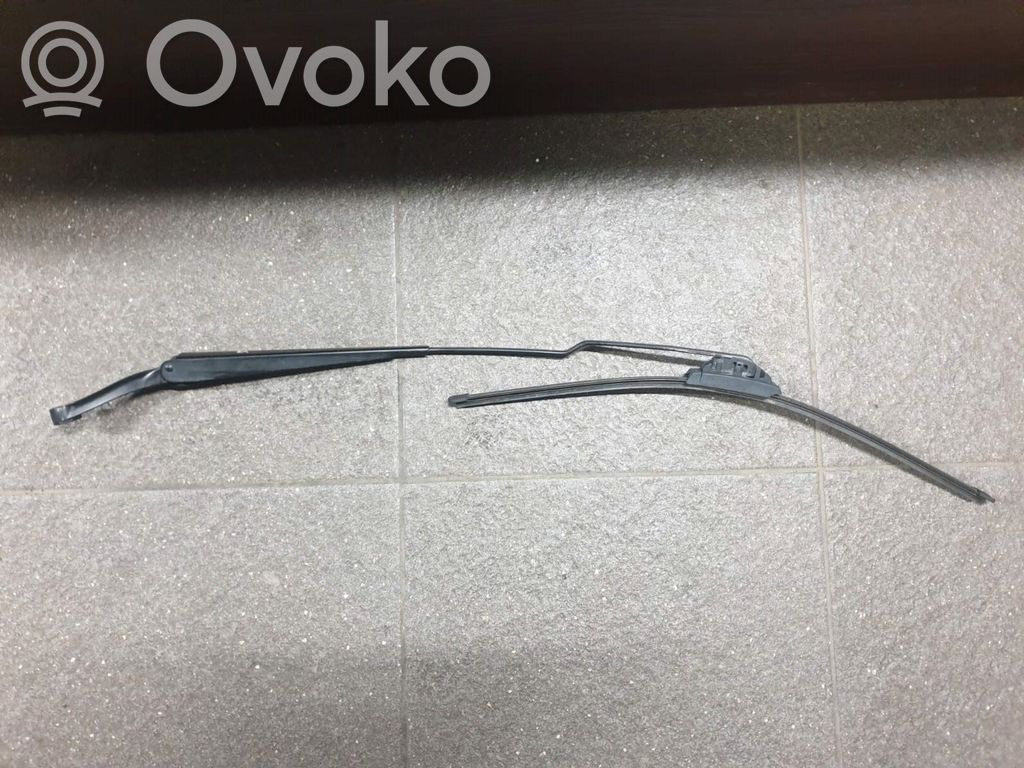 Volvo S60 Front wiper blade arm 