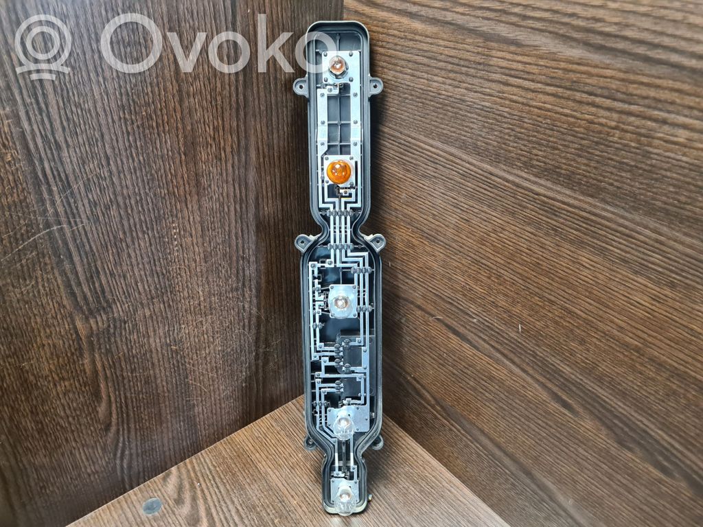Iveco Daily 35 - 40.10 Takavalon polttimon suojan pidike 