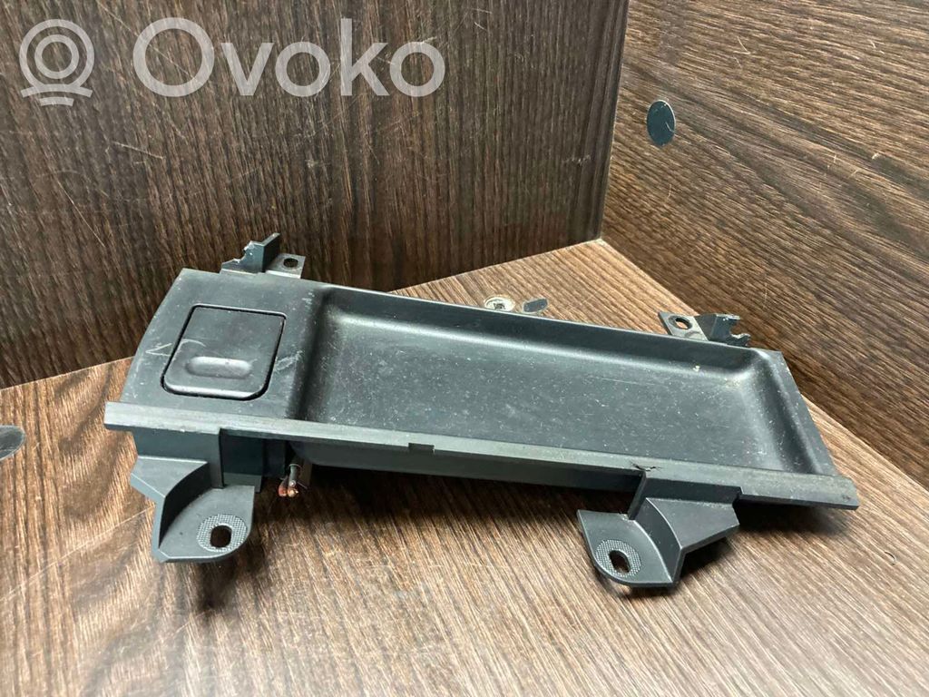 BMW 5 E39 Kita salono detalė 