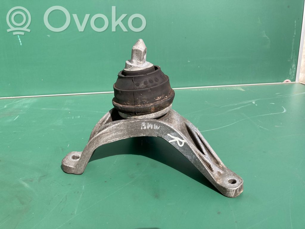 BMW 5 E39 Engine mount bracket 