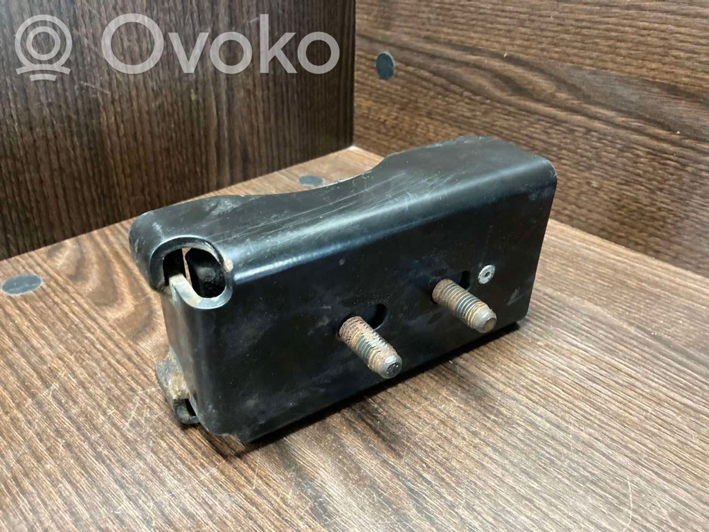 Iveco Daily 3rd gen Engine mount bracket 