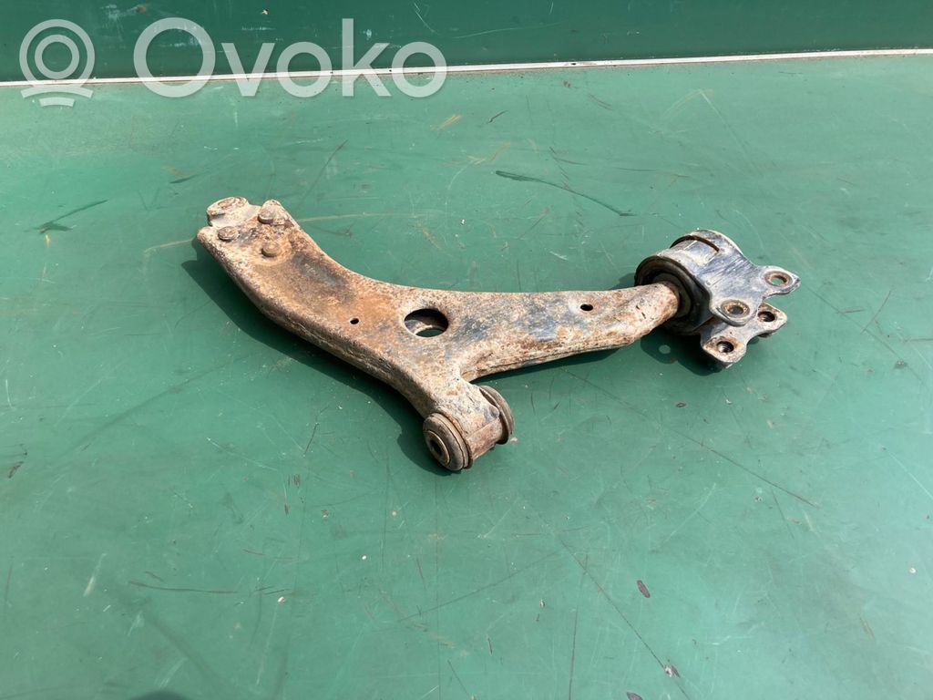 Ford Focus Front lower control arm/wishbone 
