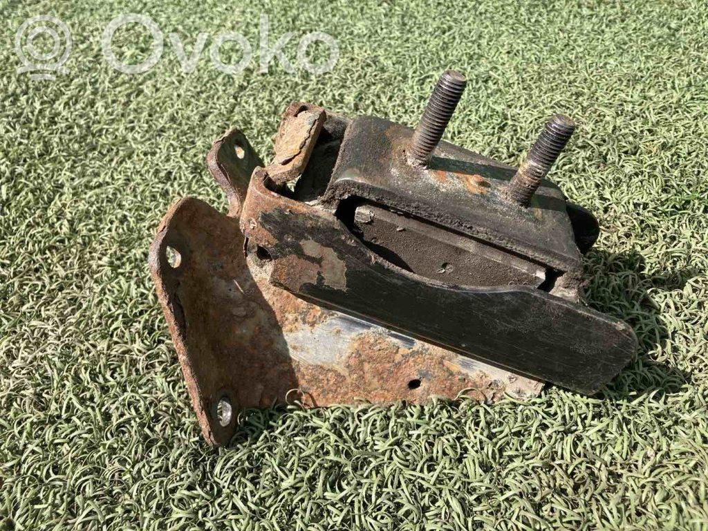 Iveco Daily 4th gen Engine mount bracket 
